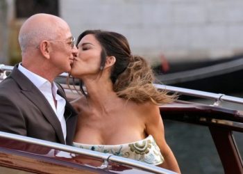 Jeff Bezos and Lauren Sanchez