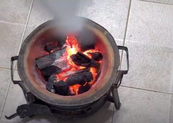 A burning jiko