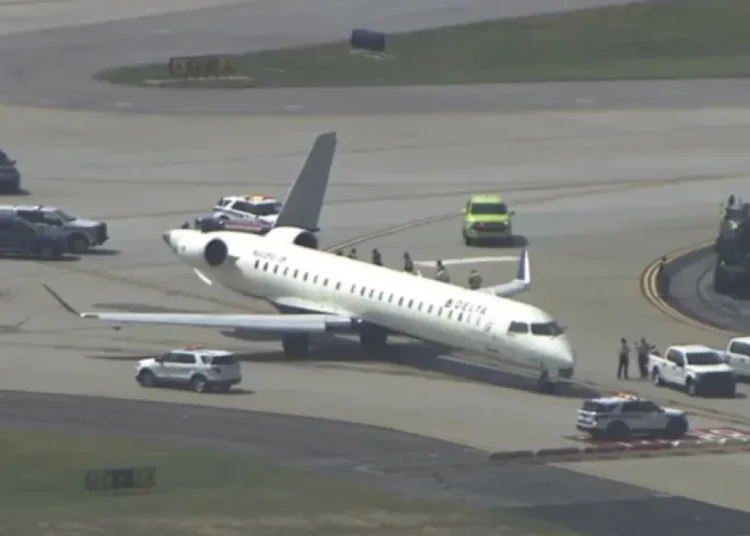 Planes Collide at LaGuardia