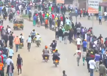 Masses head to Mamboleo grounds, Kisumu/